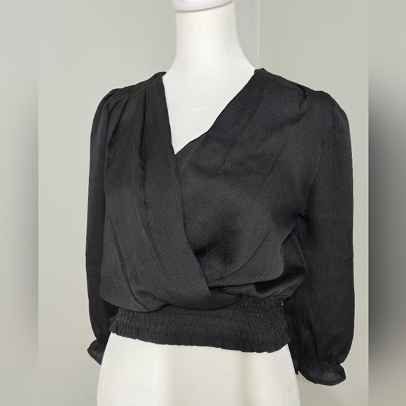 🤩Host Pick❤️NWT Monteau Los Angeles Black Wrap Crop Top Women's Size Small - Picture 2 of 9